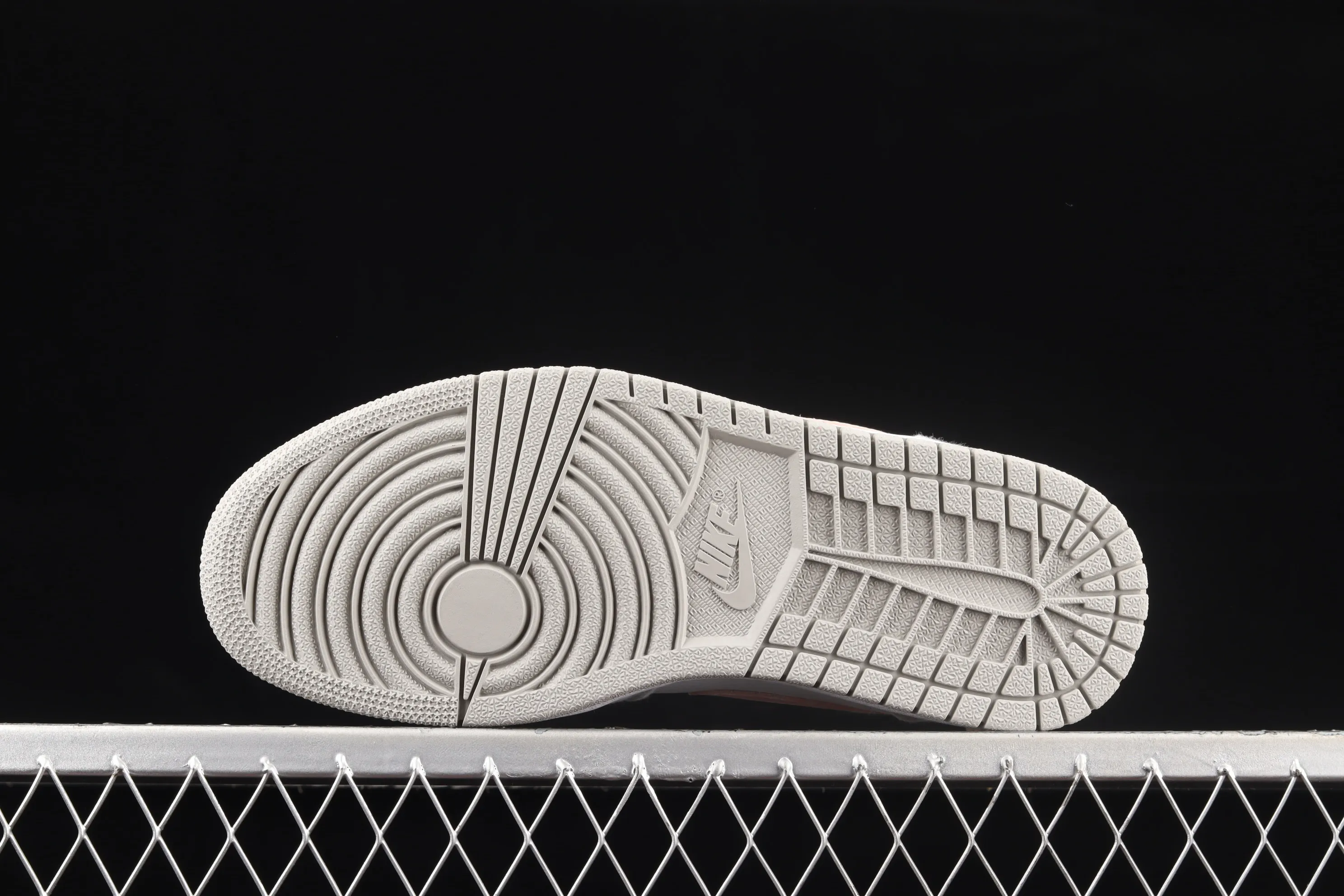 All Categories Air Jordan Jordan Series Basketball Shoes Air Jordan 1 Mid Air Jordan 1 Mid AJ1 Joe 1 White Gray Pink Mid-top Cultural Basketball Shoes DN4045-001
